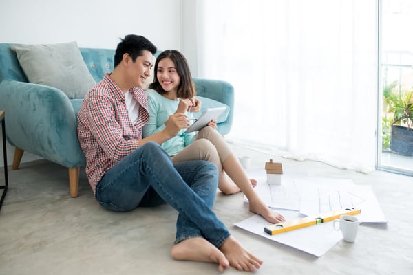 Helpful Tips if You’re In A Relationship With A Spender or A Saver